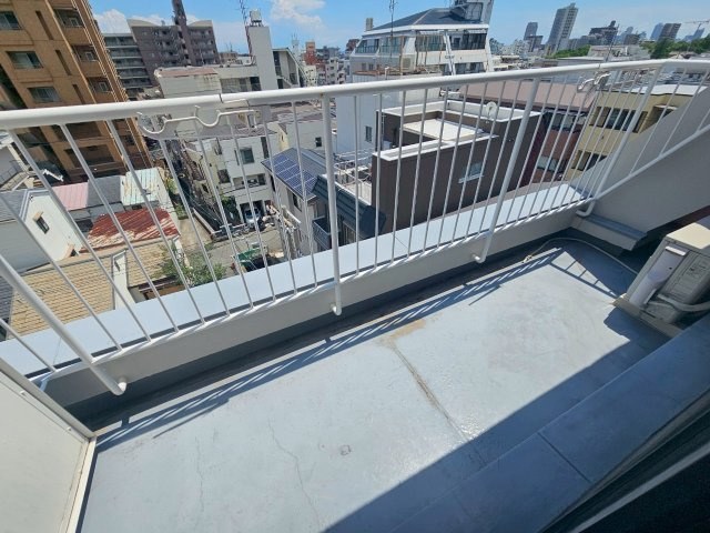 ギャラリーコート王子公園のバルコニー