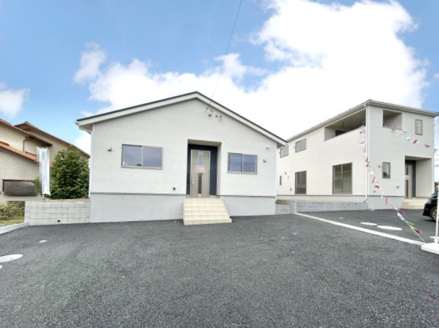 【新築戸建】前橋市富士見町時沢第10の外観|■外観（2号棟）｜土日のご見学はもちろん、平日・夜間のご案内も大歓迎です♪「今から見たい」や「仕事終わりに見たい」にもご対応できますのでお気軽にお問い合わせください♪