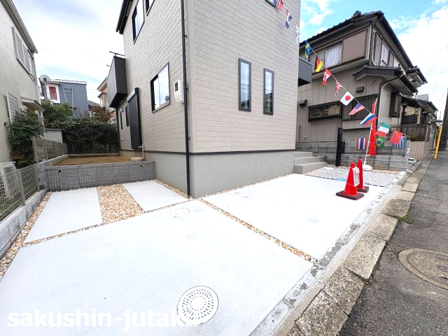 八千代台東３丁目　新築戸建の駐車場|2台（車種によります。）