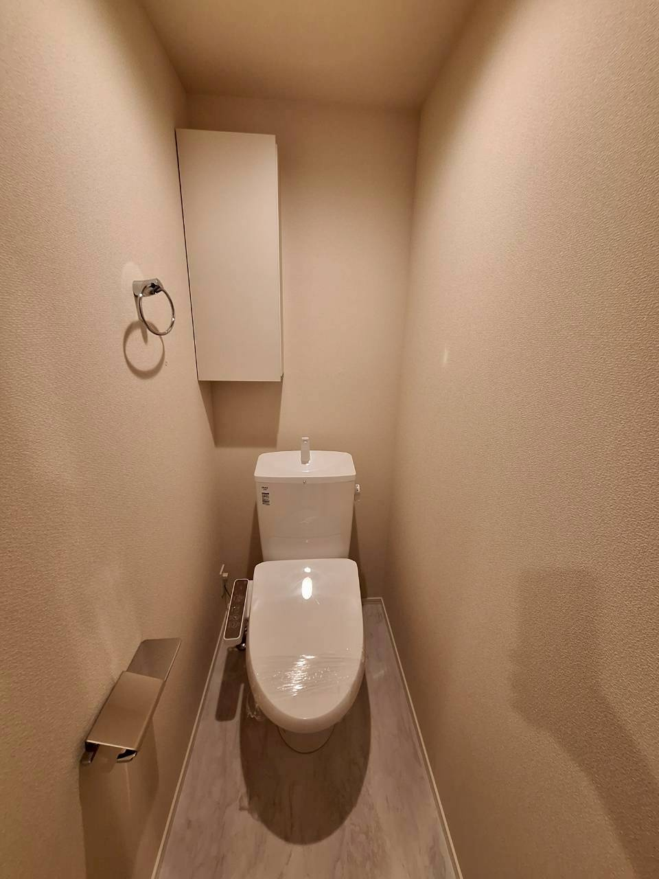 レガリアのトイレ|落ち着いた色調のトイレです