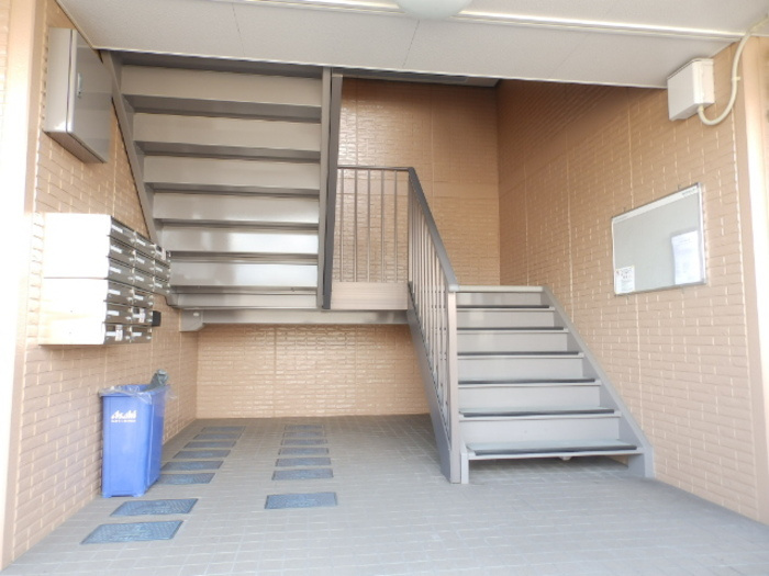 ビレッジ北久保 C棟のエントランス|エントランス