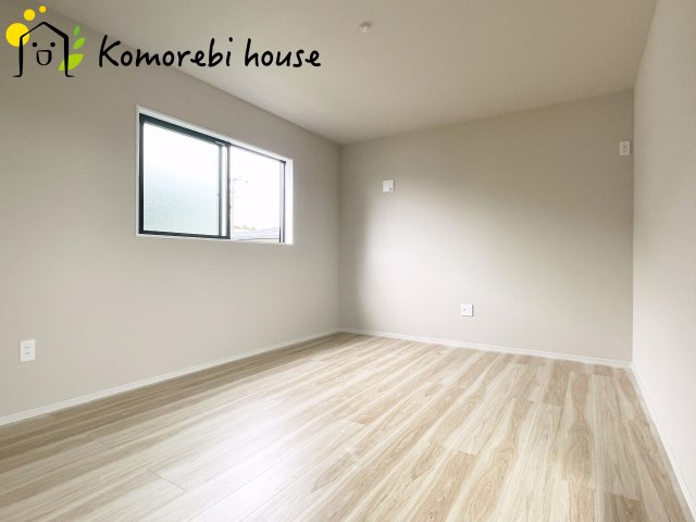 蓮田市緑町　13期　新築一戸建て　リガーレ　01の寝室|使い勝手のいい寝室です