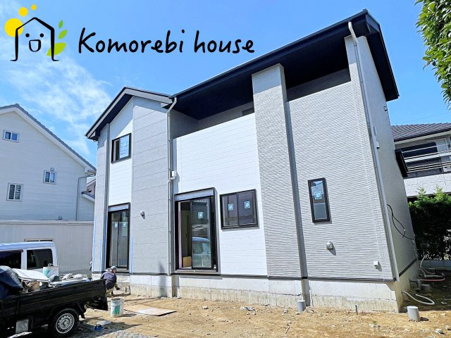 蓮田市緑町　13期　新築一戸建て　リガーレ　01の外観|耐久性に優れたサイディング貼りの外観。雨風に強く、汚れにくい素材で美しさが長持ちします。日々のメンテナンス負担を軽減し、家族の暮らしをしっかり守る安心の新築住宅です。