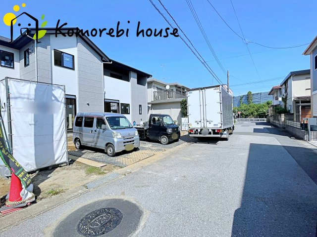 蓮田市緑町　13期　新築一戸建て　リガーレ　01の前面道路含む現地写真|前面道路含む現地写真です