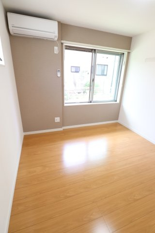 グランスクエア中野島の居間・リビング|同間取り別部屋の参考写真です。