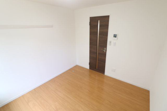 グランスクエア中野島の寝室|同間取り別部屋の参考写真です。