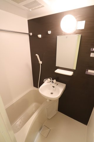 グランスクエア中野島の浴室|同間取り別部屋の参考写真です。