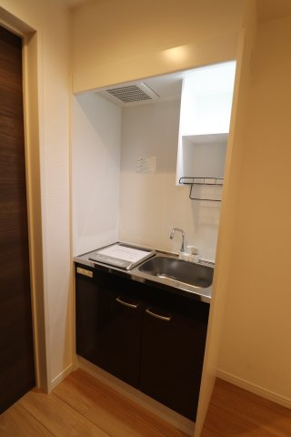 グランスクエア中野島のキッチン|同間取り別部屋の参考写真です。