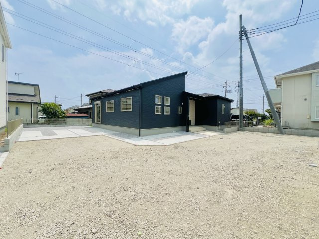 前橋市箱田町の前面道路含む現地写真|敷地内で駐車も焦らずできます♪