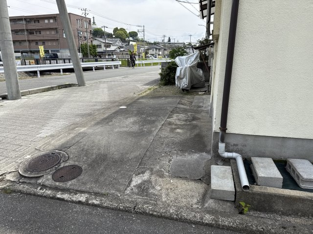 北今宿一丁目都藤貸家の駐車場