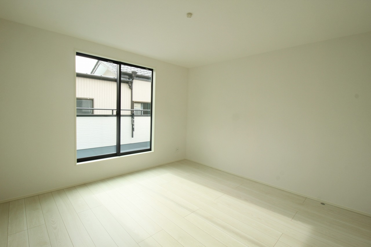 高須2丁目　新築戸建　2号棟　【内覧可能】（全2区画）の洋室|2Ｆ　南の部屋　8.0帖