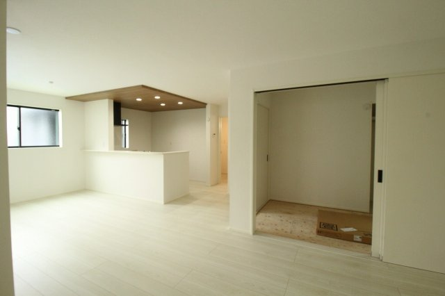 高須2丁目　新築戸建　2号棟　【内覧可能】（全2区画）の居間・リビング|ＬＤＫ　19.0帖