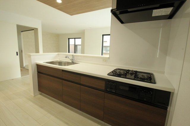 高須2丁目　新築戸建　2号棟　【内覧可能】（全2区画）のキッチン|カウンターキッチン