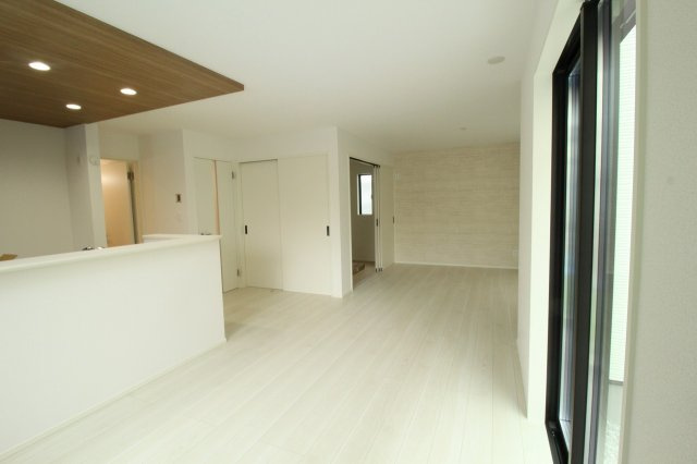 高須2丁目　新築戸建　2号棟　【内覧可能】（全2区画）の居間・リビング|ＬＤＫ　19.0帖