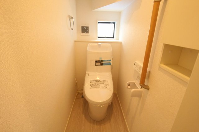 高須2丁目　新築戸建　2号棟　【内覧可能】（全2区画）のトイレ|1Ｆ