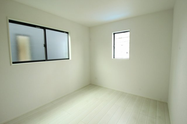 高須2丁目　新築戸建　2号棟　【内覧可能】（全2区画）の洋室|2Ｆ　北の部屋　5.62帖