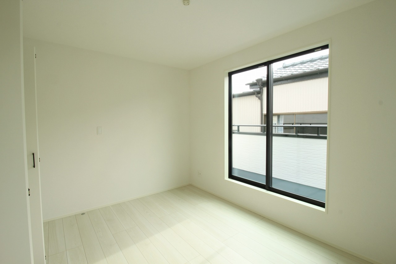 高須2丁目　新築戸建　2号棟　【内覧可能】（全2区画）の洋室|2Ｆ　西の部屋　6.0帖
