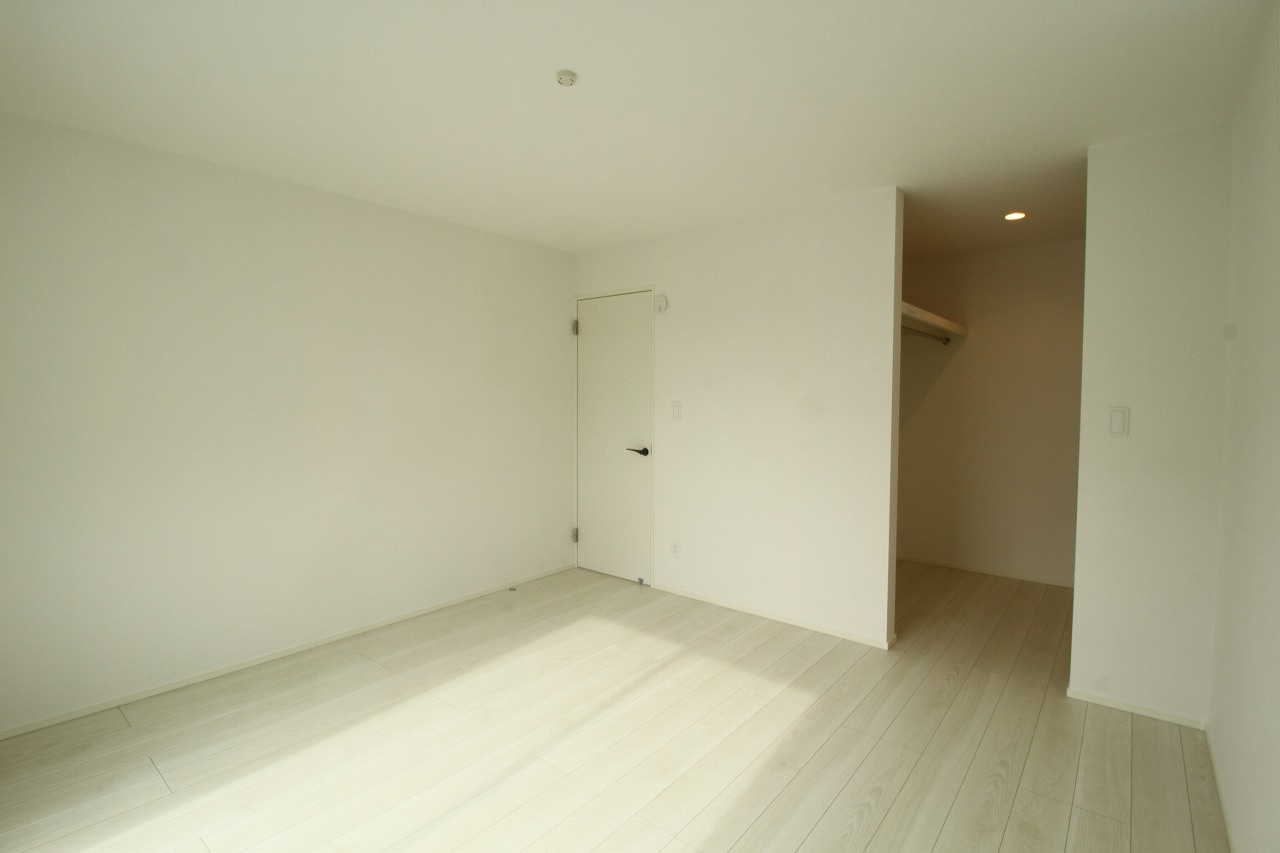 高須2丁目　新築戸建　2号棟　【内覧可能】（全2区画）の洋室|2Ｆ　南の部屋　8.0帖