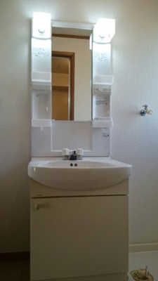 【洗面所】 | ウゴモリハイツ | スペースが確保できる洗面所です