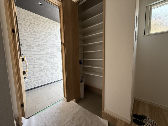 神戸市西区枝吉1丁目新築戸建の玄関