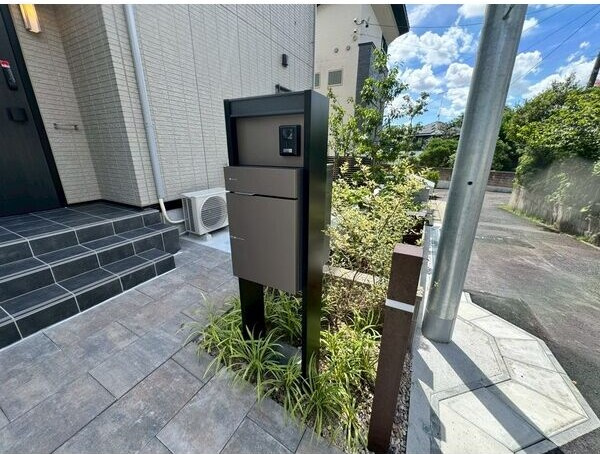 瑞穂区春山町戸建Ｂ棟のエントランス