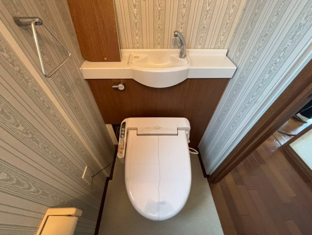 茂原市高田　中古戸建のトイレ