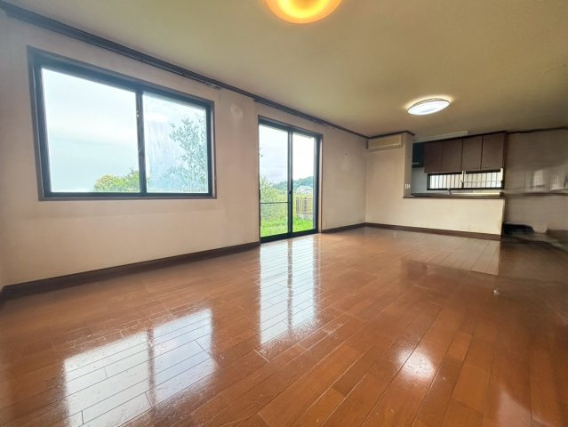 茂原市高田　中古戸建の居間・リビング