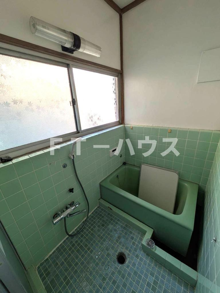 幕張町貸家の浴室