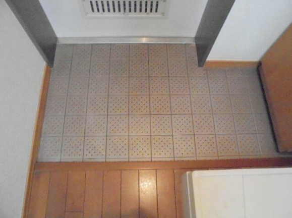 クローバー今川Ⅳの玄関