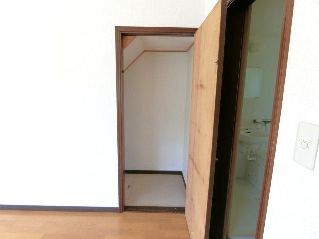 中村テラスハウスの収納|階段下収納