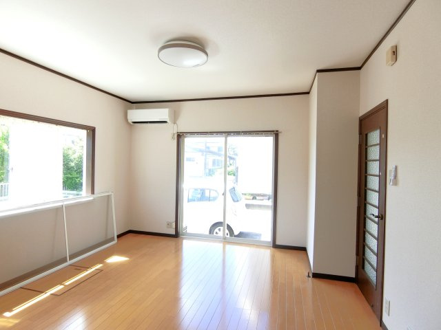 中村テラスハウスの居間・リビング