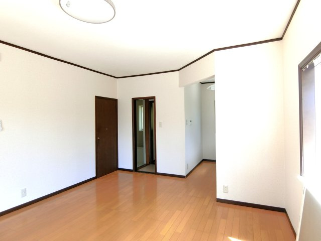 中村テラスハウスの居間・リビング