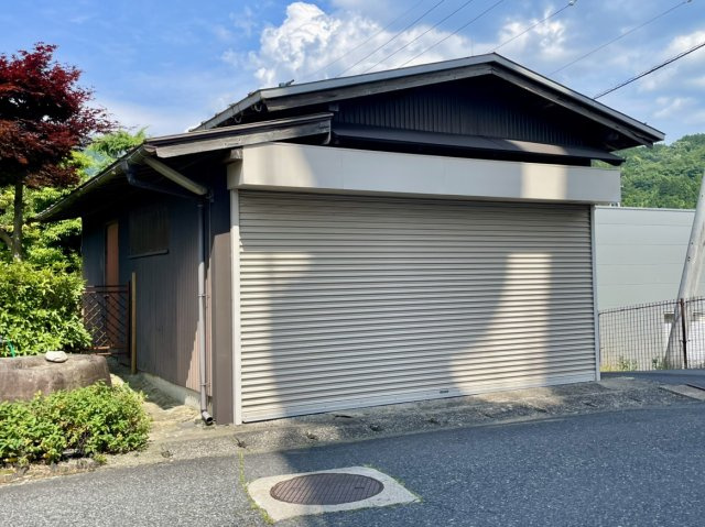 八頭郡智頭町智頭中古戸建の駐車場