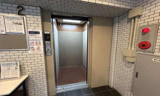 コスモ和田町 のその他|エレベーターを完備したマンションです♪