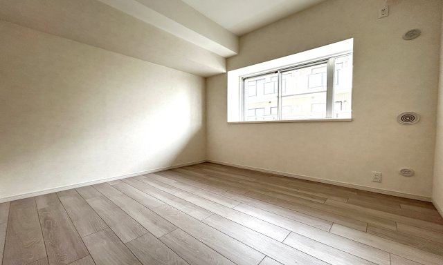 コスモ和田町 の洋室|家族一人ひとりの大切なプライベート空間の居室。家具の配置のご相談は是非お任せください♪