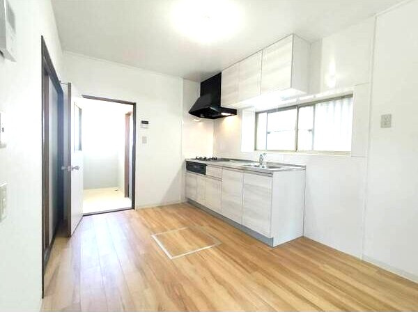 緑区大高町小坂のお家の居間・リビング