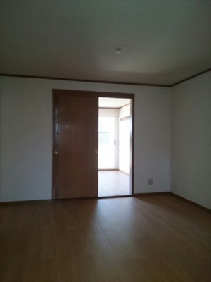 【居間・リビング】 | エスポワール | ゆったりとした居間です