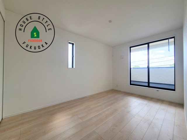 太宰府市高雄6丁目第3-2棟（1号棟）の寝室|主寝室には収納力に優れたクローゼットがありますので、お部屋もすっきり片付きます。