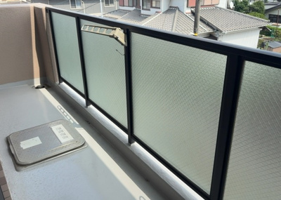 【バルコニー】 | ライオンズマンション古淵第２ | バルコニーは、室外の専用スペースのうち、「屋根がなく開放された空間」であるものを指します。ベランダより広いタイプのものが多く、日当たりもよいため家庭菜園などを楽しみたい人にとって適した環境となります。