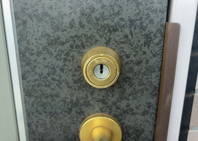 【防犯設備】 | ライオンズマンション古淵第２ | 当然のことではありますが、オートロックやセンサーライト、ホームセキュリティーなどの防犯設備があれば、小さいお子様がいるご家庭も安心ですよね！まず物件購入の際は、防犯設備もチェックするようにしましょう。