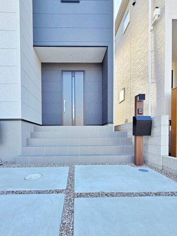 【玄関】 | 知多市つつじが丘3丁目　2号棟