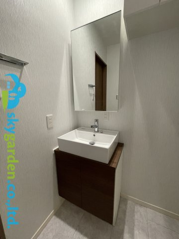 鎌倉市稲村ガ崎2丁目　中古戸建の独立洗面台|独立洗面化粧台付き