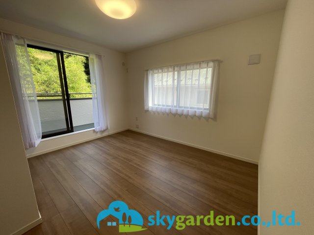 鎌倉市稲村ガ崎2丁目　中古戸建の寝室|ゆとりの広さです