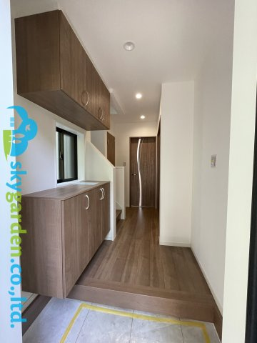 鎌倉市稲村ガ崎2丁目　中古戸建の玄関|落ち着いた玄関です