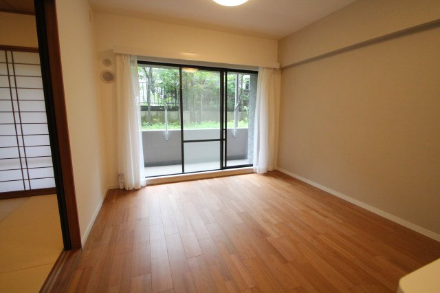 二子多摩川パークホームズの洋室