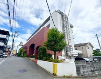 【外観】 | 総戸数16戸、昭和55年10月築。