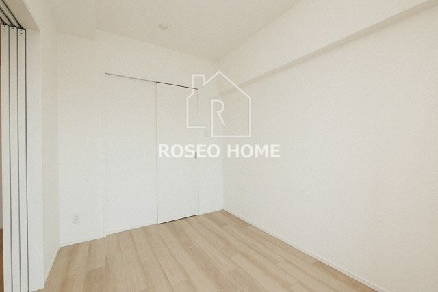 フォルナート扇町の洋室