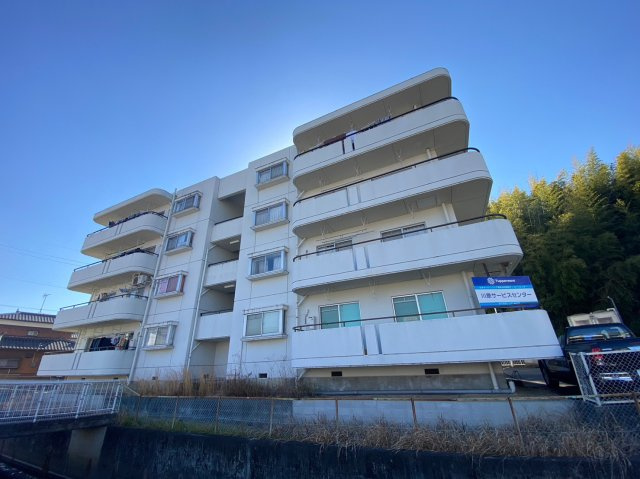 第一サンハイツ川原の外観