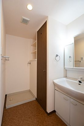 メゾン・シャルムの独立洗面台