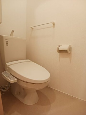 【トイレ】 | ナッツィオーネ・クロス | トイレです